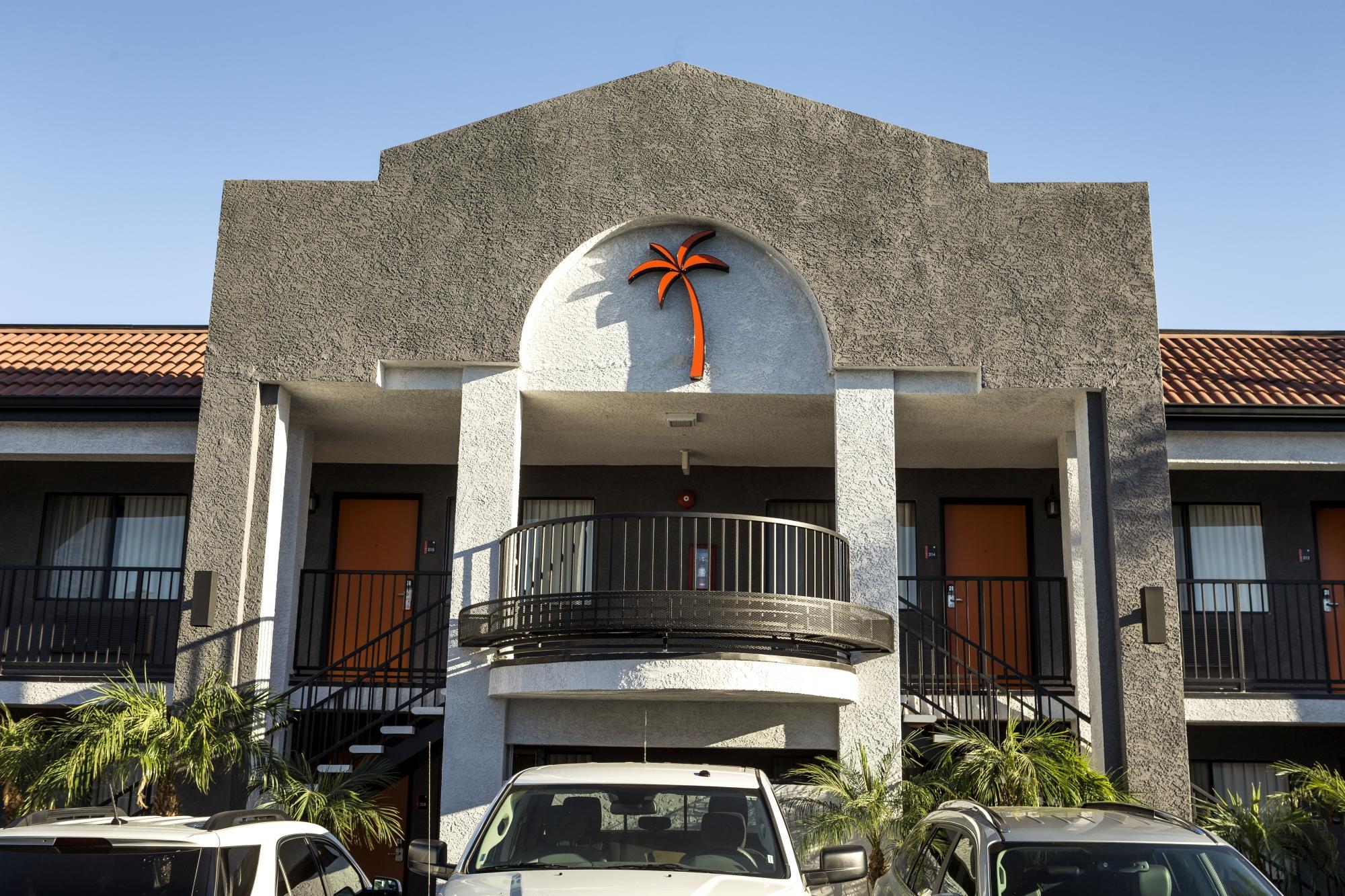 Canoga Hotel At Warner Center Los Angeles Exterior photo